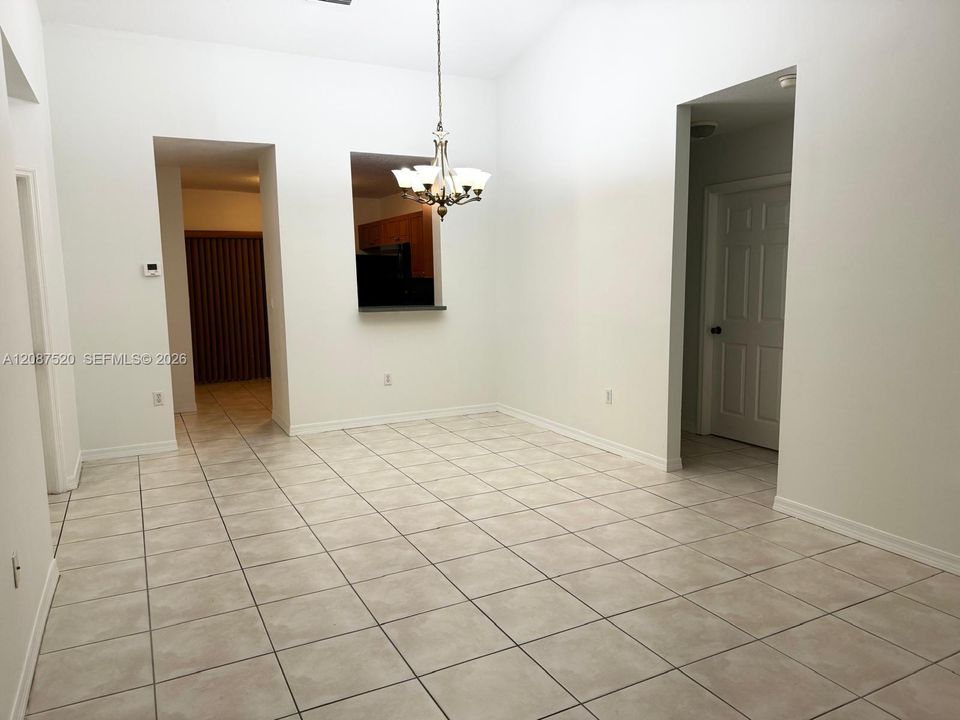 For Rent: $2,500 (3 beds, 2 baths, 1130 Square Feet)