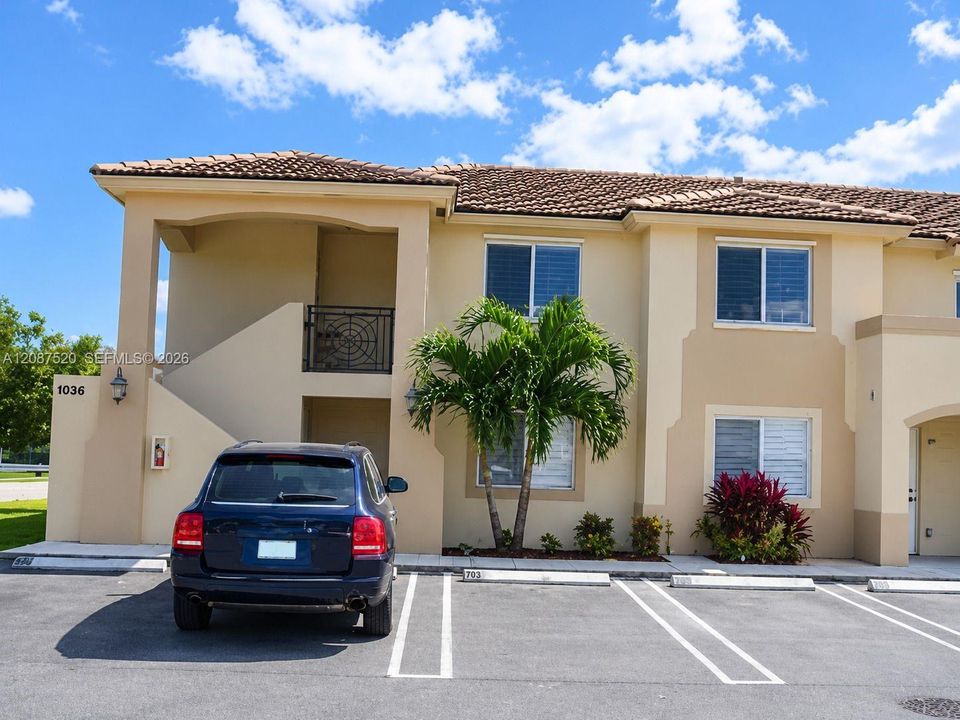 For Rent: $2,500 (3 beds, 2 baths, 1130 Square Feet)