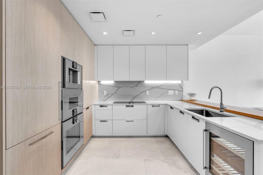 For Rent: $15,000 (2 beds, 2 baths, 1447 Square Feet)