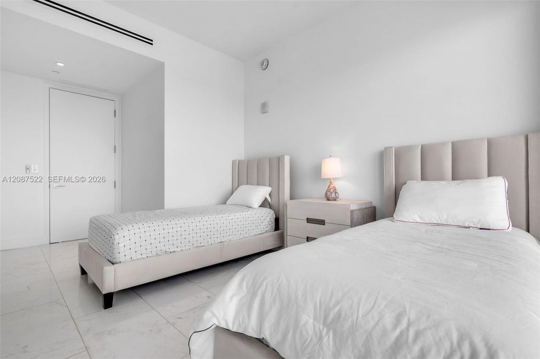 For Rent: $15,000 (2 beds, 2 baths, 1447 Square Feet)