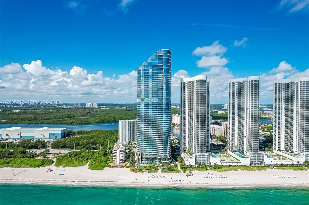 For Rent: $15,000 (2 beds, 2 baths, 1447 Square Feet)