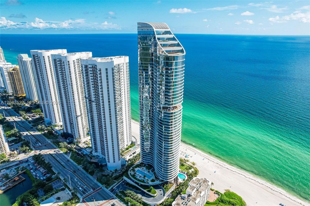 For Rent: $15,000 (2 beds, 2 baths, 1447 Square Feet)