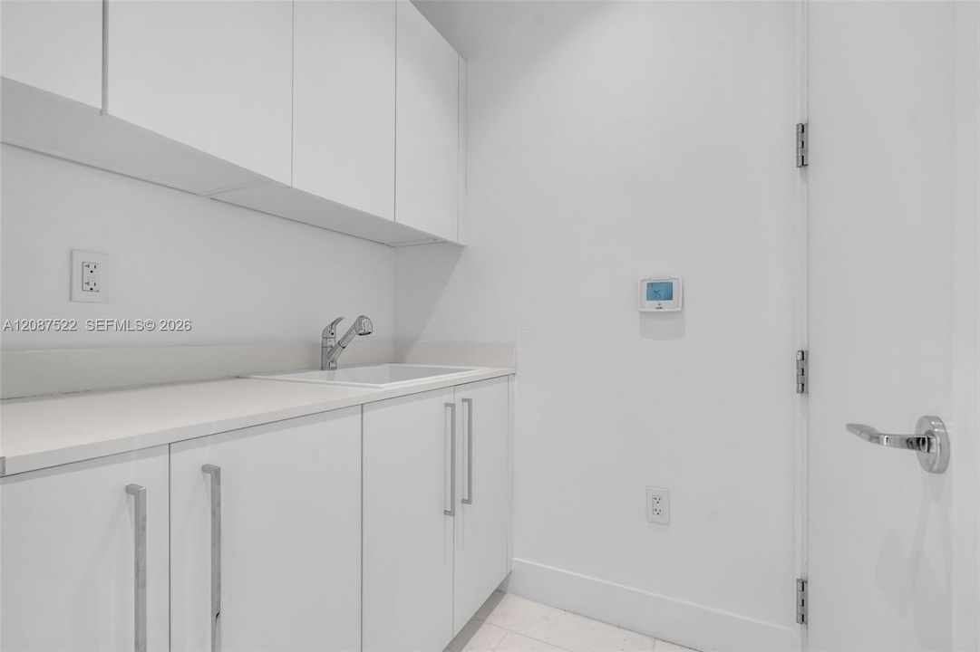 For Rent: $15,000 (2 beds, 2 baths, 1447 Square Feet)