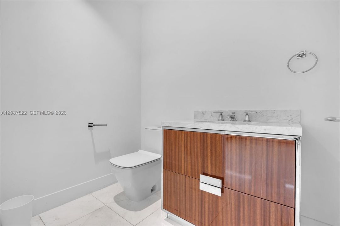For Rent: $15,000 (2 beds, 2 baths, 1447 Square Feet)