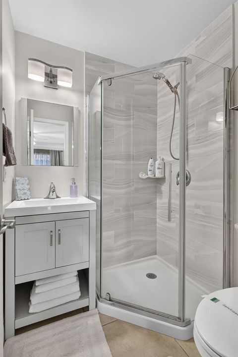 2nd Bathroom