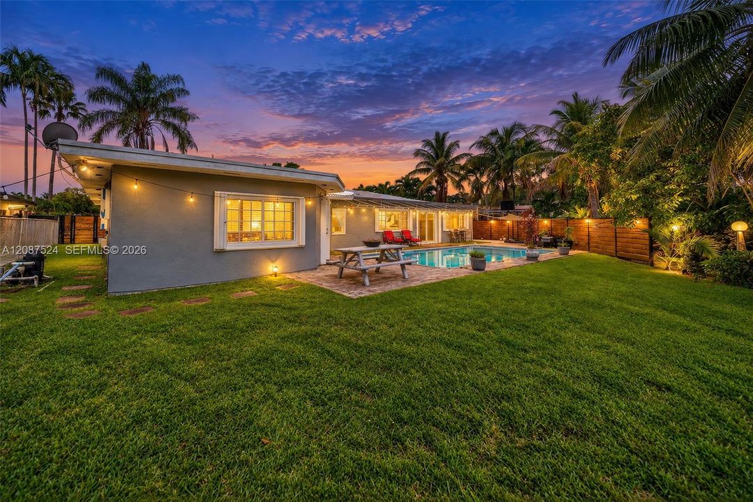 En Venta: $1,695,000 (4 camas, 4 baños, 3302 Pies cuadrados)