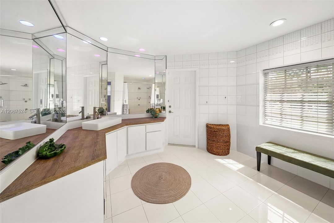 En Venta: $1,695,000 (4 camas, 4 baños, 3302 Pies cuadrados)