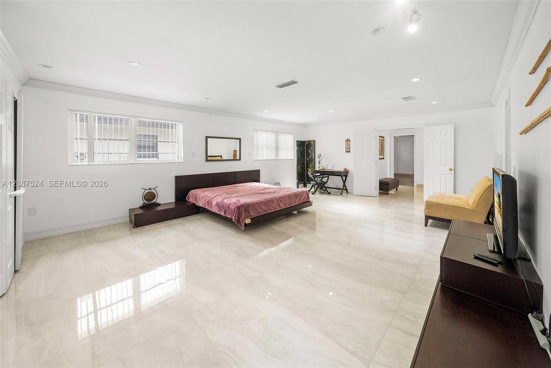 En Venta: $1,695,000 (4 camas, 4 baños, 3302 Pies cuadrados)