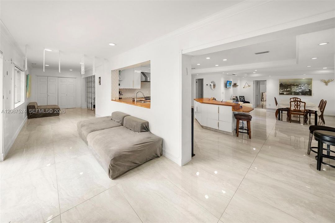 En Venta: $1,695,000 (4 camas, 4 baños, 3302 Pies cuadrados)