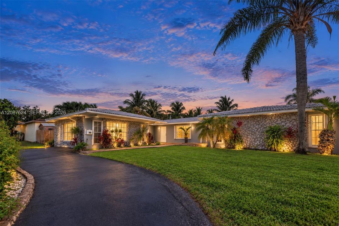 En Venta: $1,695,000 (4 camas, 4 baños, 3302 Pies cuadrados)