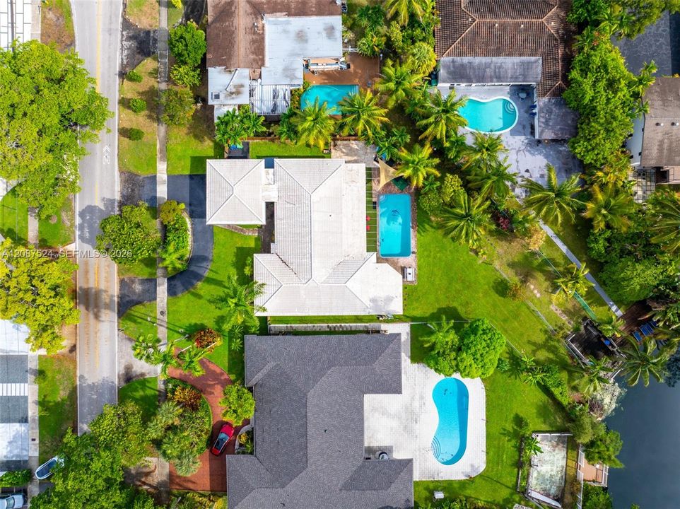 En Venta: $1,695,000 (4 camas, 4 baños, 3302 Pies cuadrados)