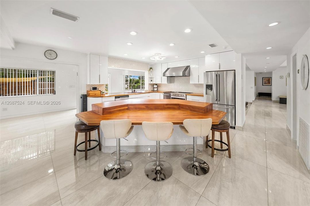 En Venta: $1,695,000 (4 camas, 4 baños, 3302 Pies cuadrados)