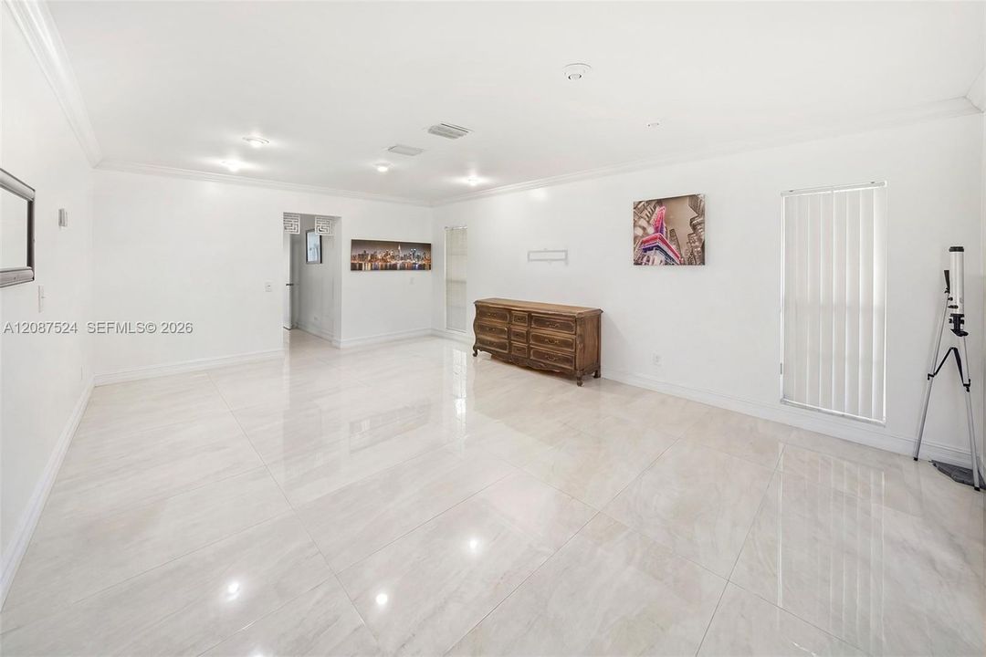 En Venta: $1,695,000 (4 camas, 4 baños, 3302 Pies cuadrados)
