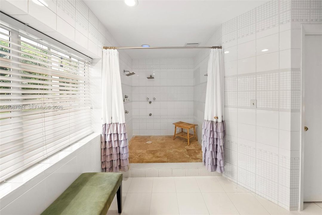 En Venta: $1,695,000 (4 camas, 4 baños, 3302 Pies cuadrados)