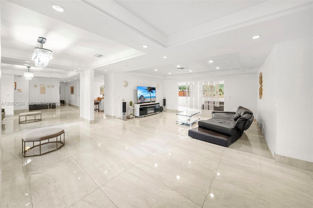 En Venta: $1,695,000 (4 camas, 4 baños, 3302 Pies cuadrados)