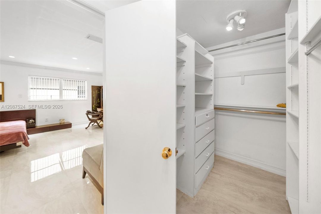 En Venta: $1,695,000 (4 camas, 4 baños, 3302 Pies cuadrados)