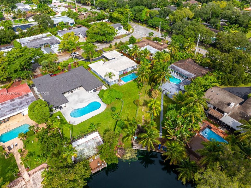 En Venta: $1,695,000 (4 camas, 4 baños, 3302 Pies cuadrados)