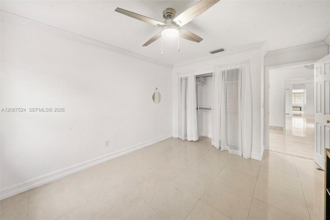 En Venta: $1,695,000 (4 camas, 4 baños, 3302 Pies cuadrados)