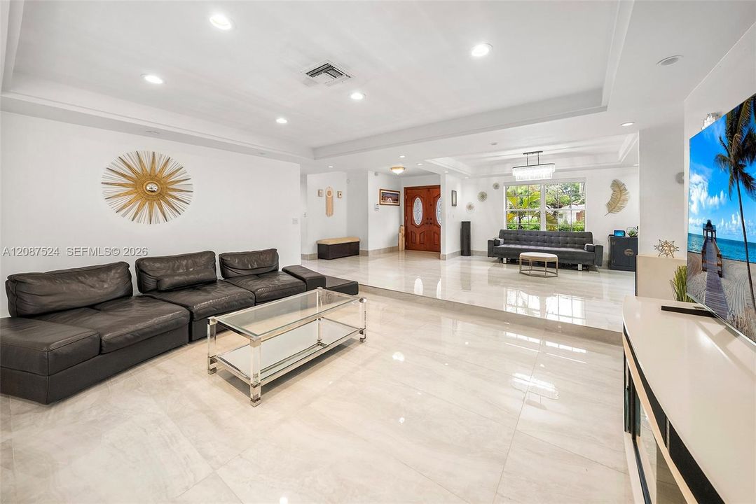 En Venta: $1,695,000 (4 camas, 4 baños, 3302 Pies cuadrados)