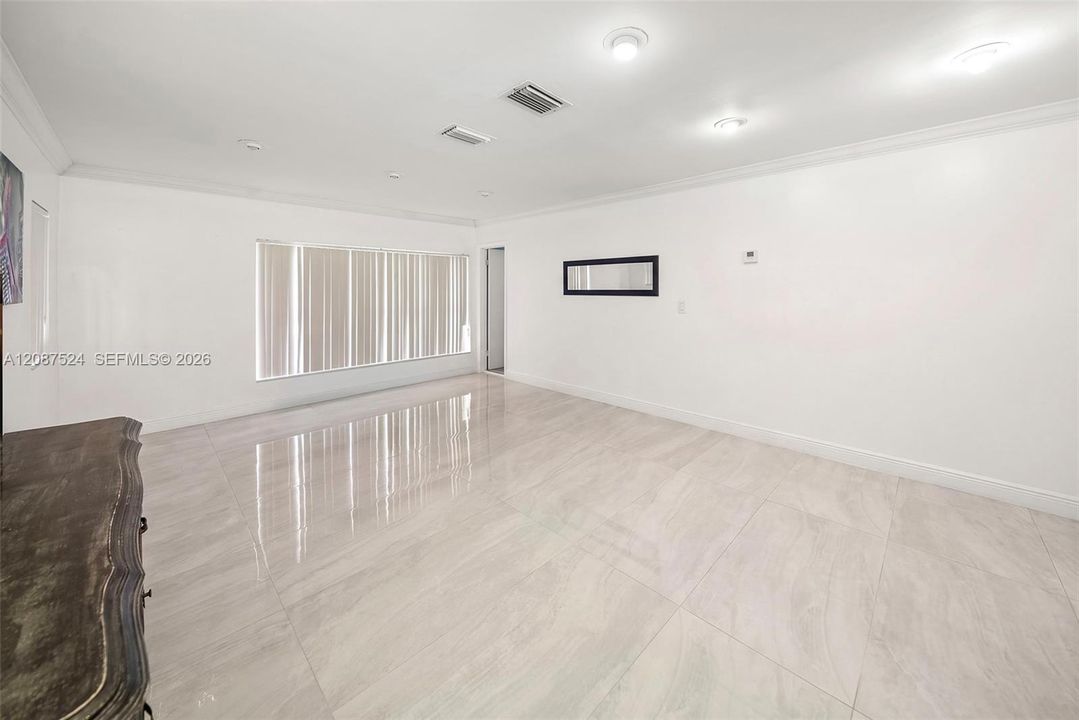 En Venta: $1,695,000 (4 camas, 4 baños, 3302 Pies cuadrados)