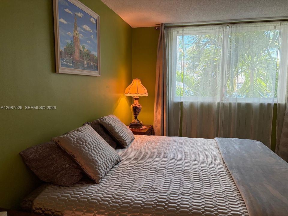 For Rent: $1,750 (1 beds, 1 baths, 777 Square Feet)