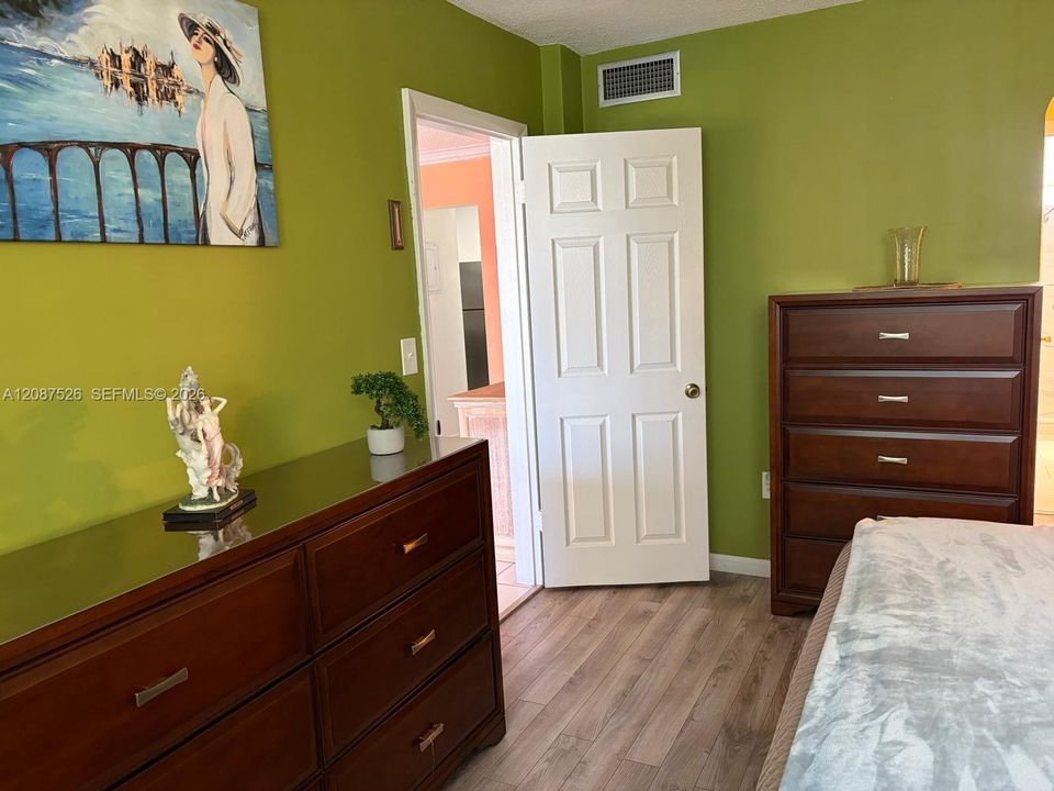 For Rent: $1,750 (1 beds, 1 baths, 777 Square Feet)