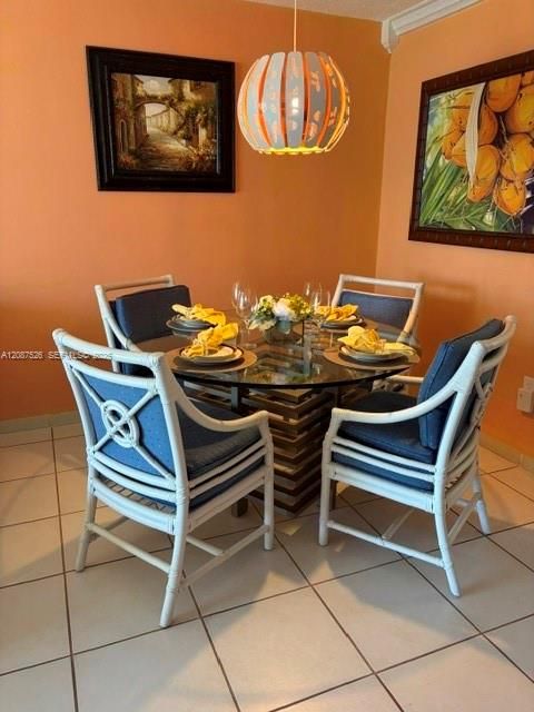 For Rent: $1,750 (1 beds, 1 baths, 777 Square Feet)