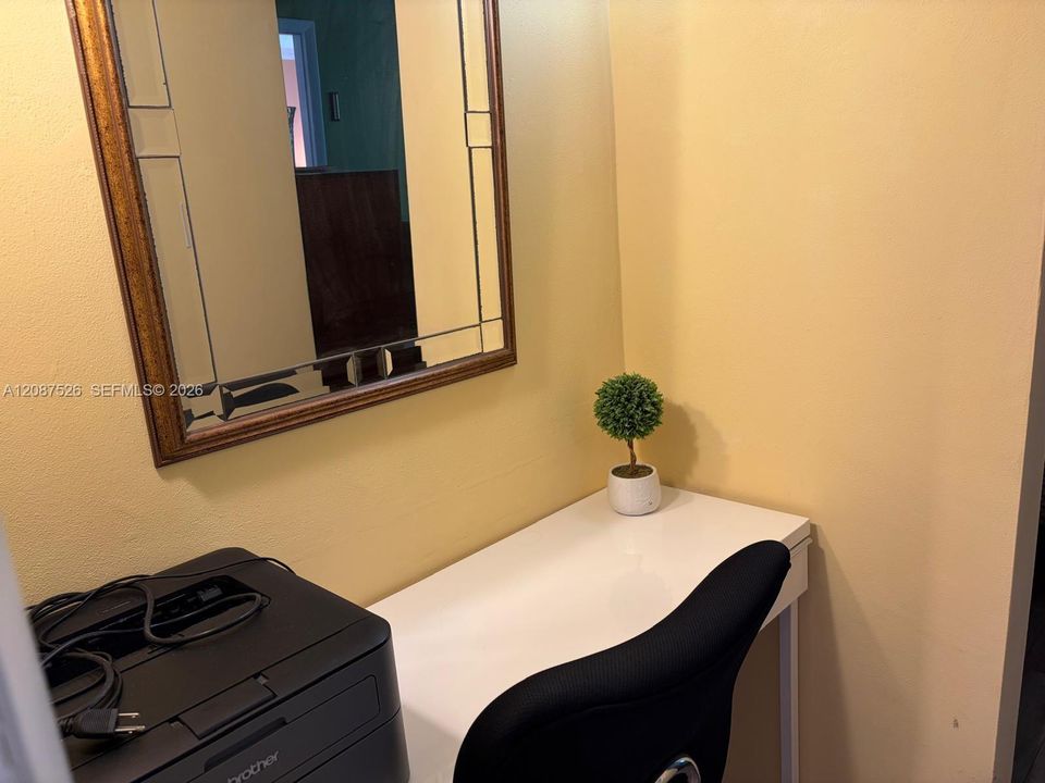 For Rent: $1,750 (1 beds, 1 baths, 777 Square Feet)