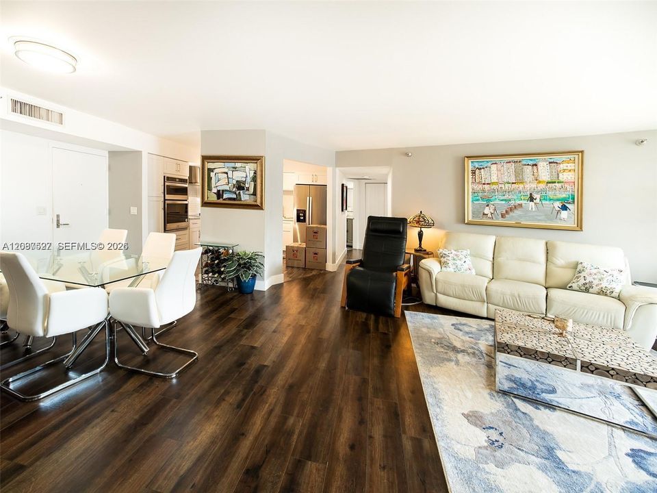 待售: $525,000 (2 贝兹, 2 浴室, 1353 平方英尺)
