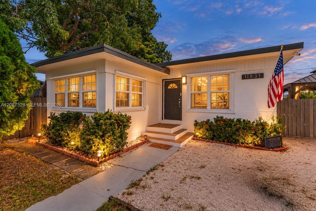 For Sale: $515,000 (3 beds, 1 baths, 1208 Square Feet)