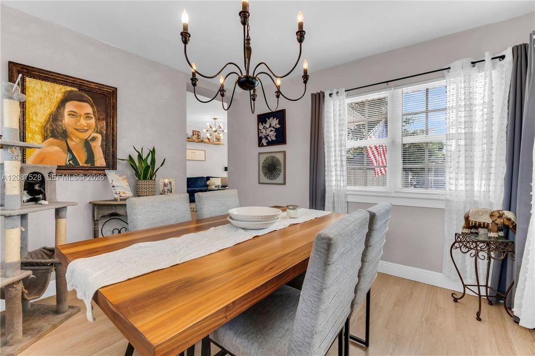 For Sale: $515,000 (3 beds, 1 baths, 1208 Square Feet)