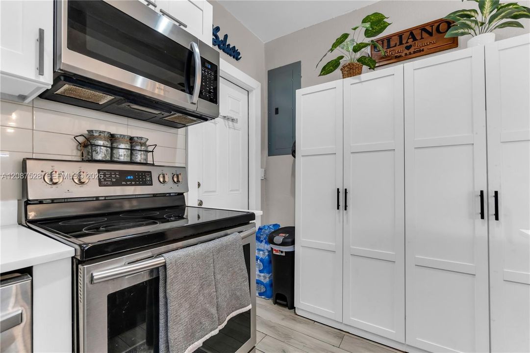 For Sale: $515,000 (3 beds, 1 baths, 1208 Square Feet)