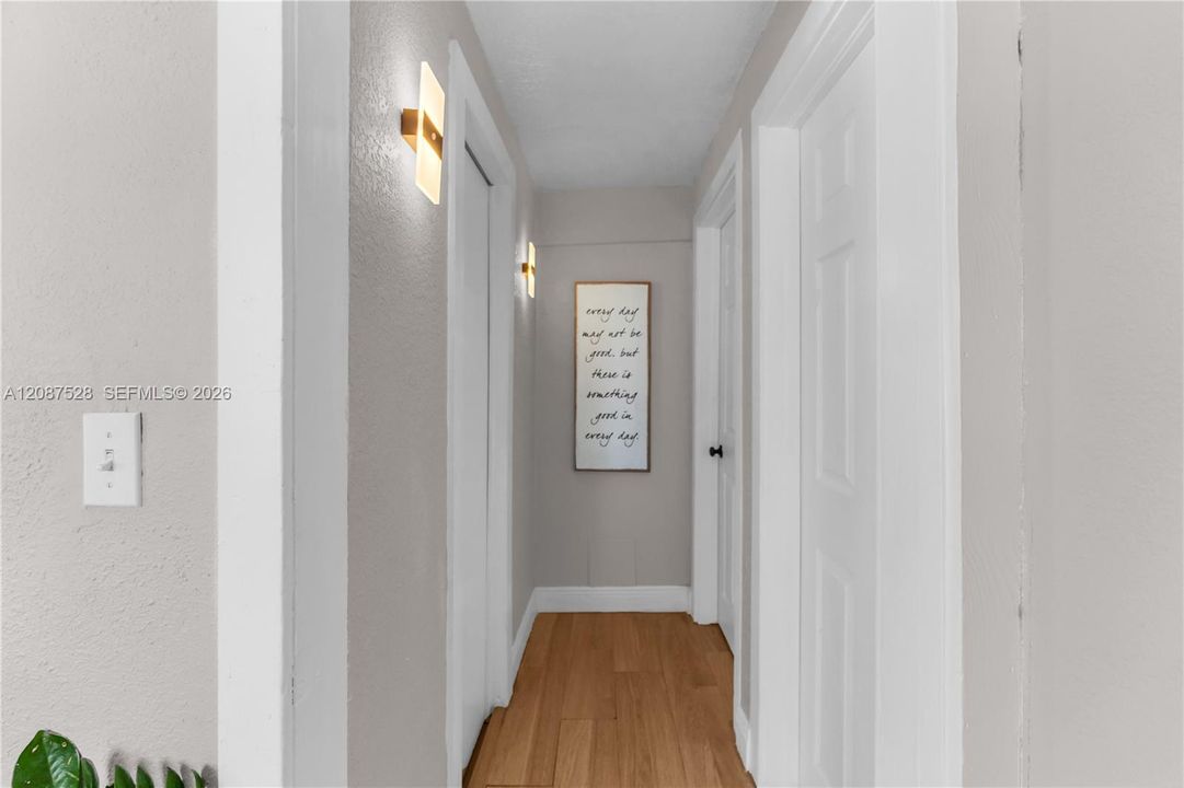 For Sale: $515,000 (3 beds, 1 baths, 1208 Square Feet)