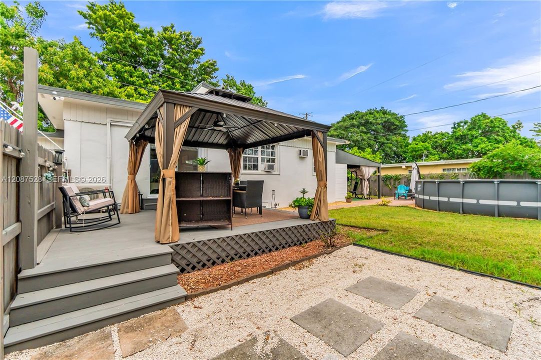 For Sale: $515,000 (3 beds, 1 baths, 1208 Square Feet)