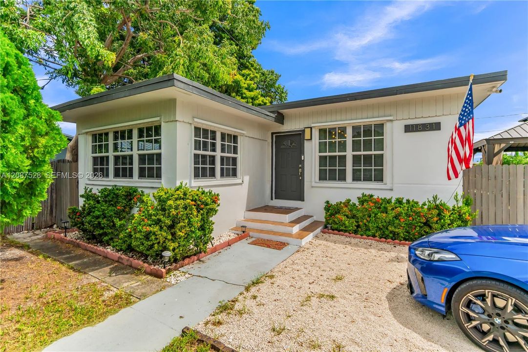 For Sale: $515,000 (3 beds, 1 baths, 1208 Square Feet)