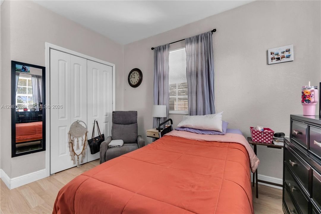 For Sale: $515,000 (3 beds, 1 baths, 1208 Square Feet)