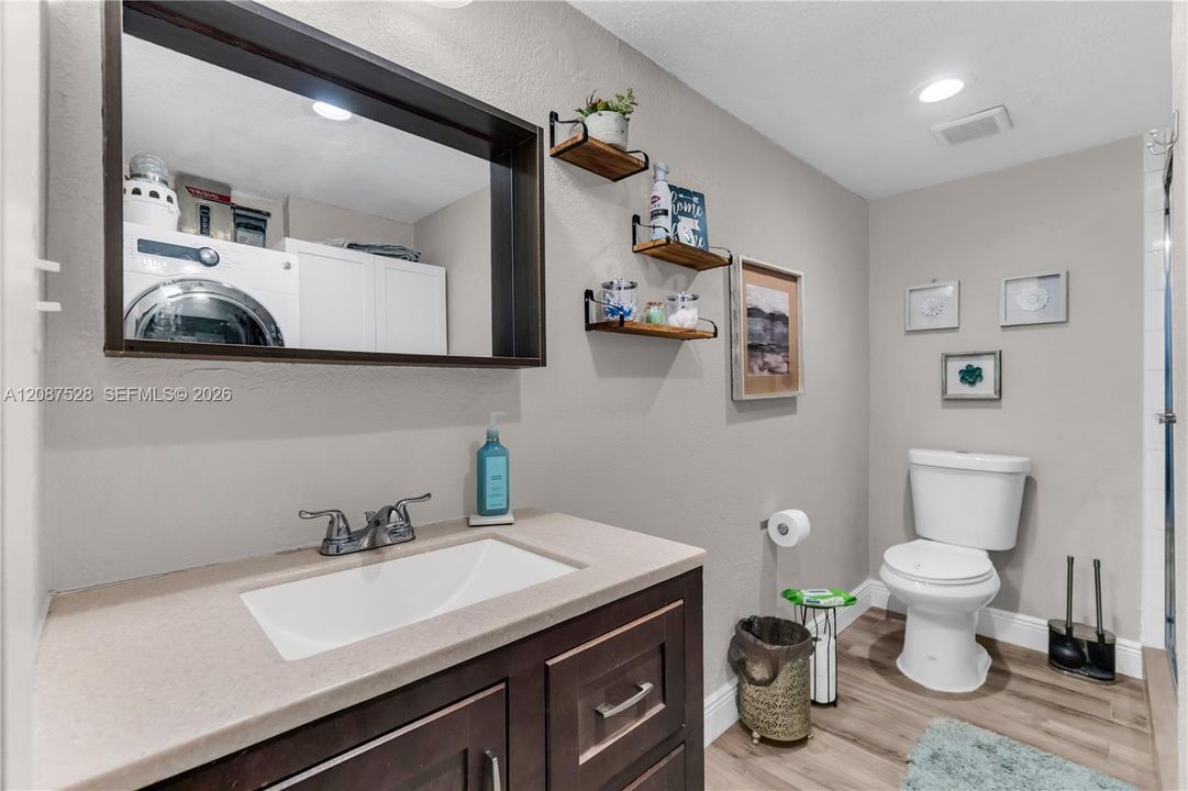 For Sale: $515,000 (3 beds, 1 baths, 1208 Square Feet)