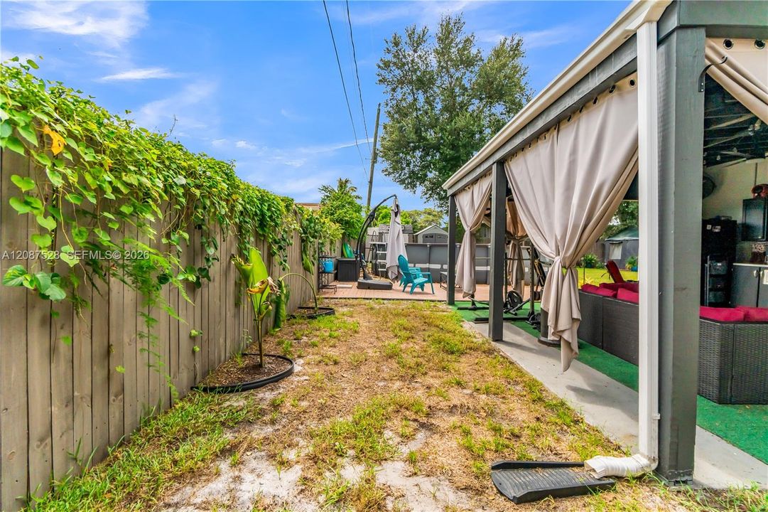 For Sale: $515,000 (3 beds, 1 baths, 1208 Square Feet)