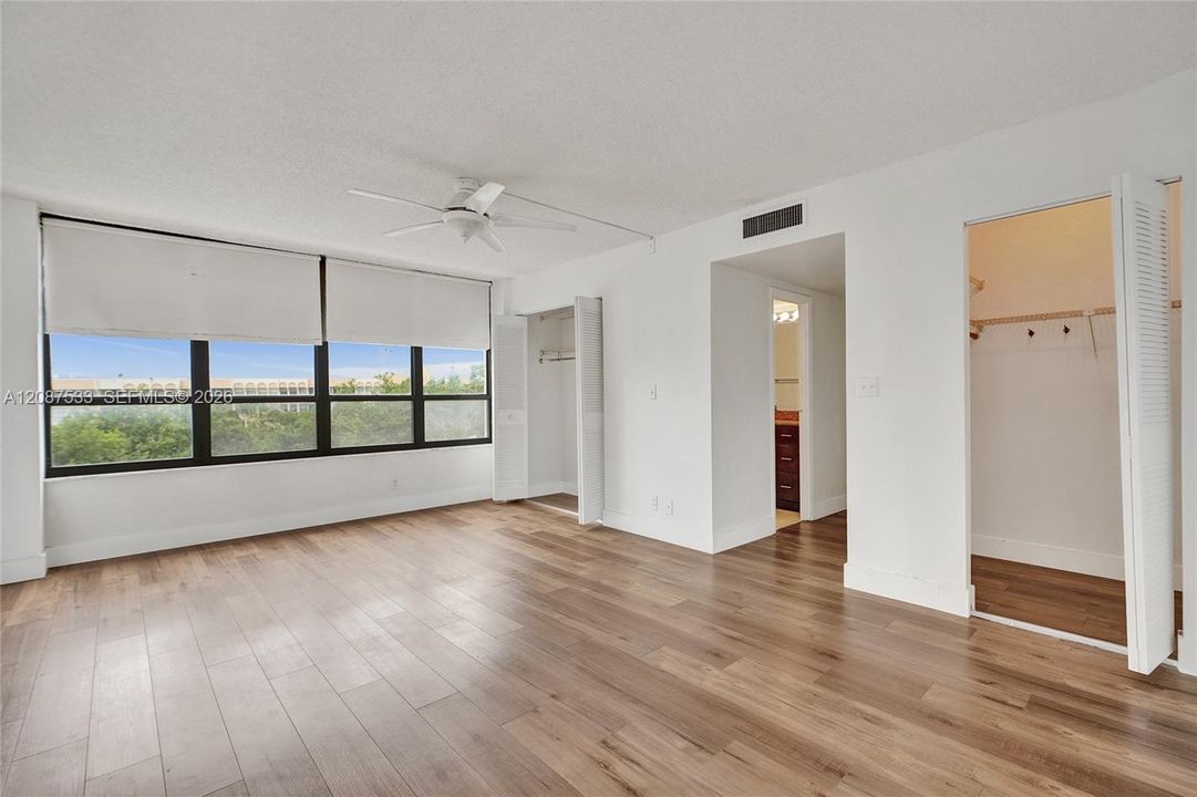 В аренду: $2,400 (2 спален, 2 ванн, 1400 Квадратных фут)