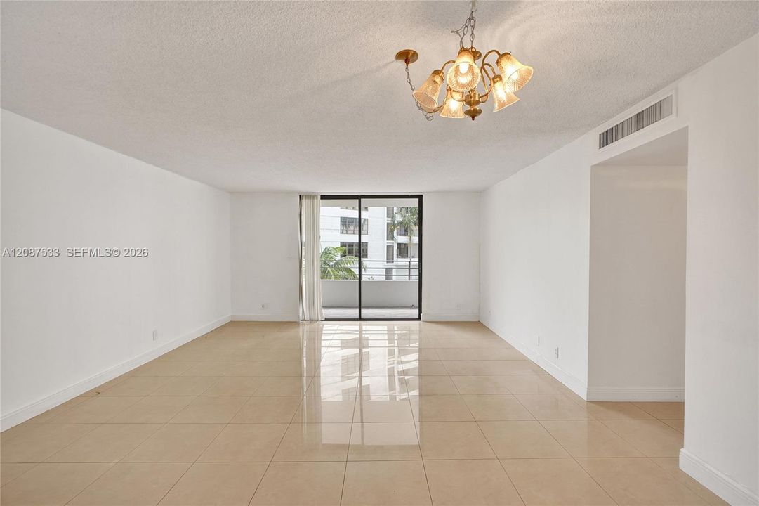 В аренду: $2,400 (2 спален, 2 ванн, 1400 Квадратных фут)