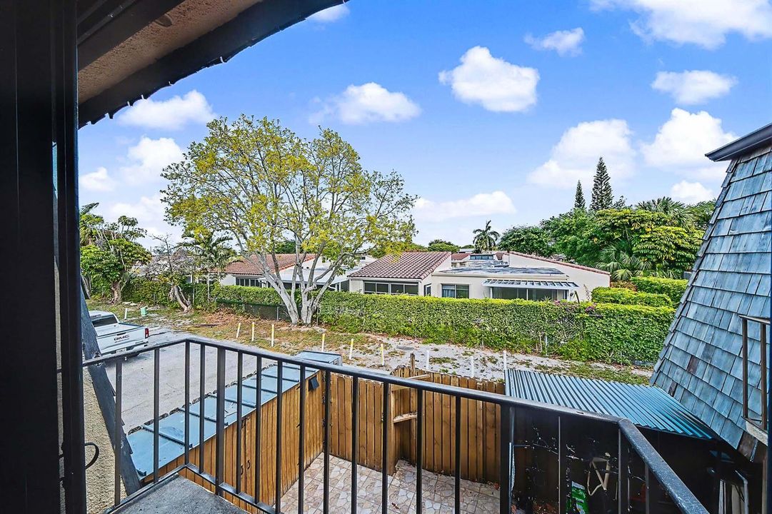 18 Bedroom B Balcony (1)