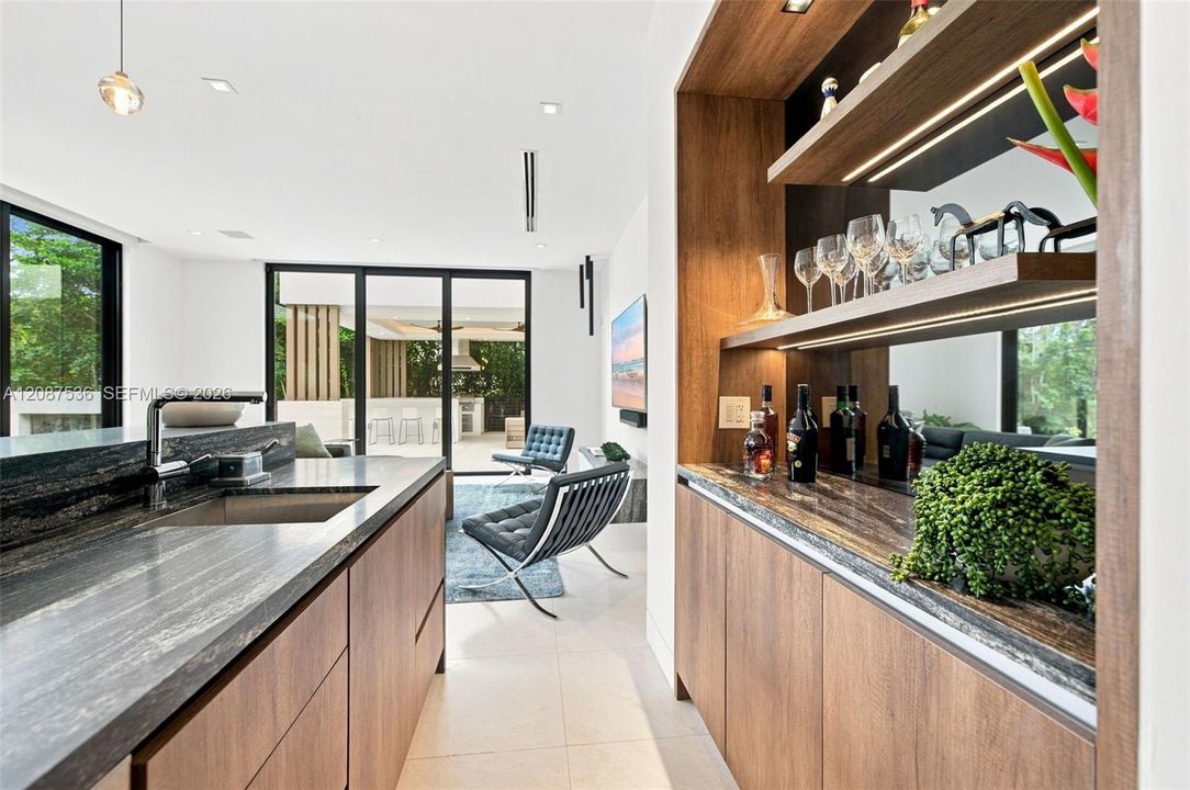 En Venta: $6,200,000 (5 camas, 6 baños, 5870 Pies cuadrados)