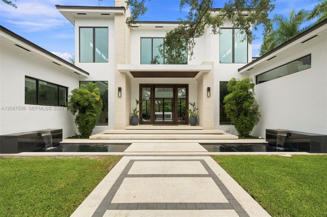 En Venta: $6,200,000 (5 camas, 6 baños, 5870 Pies cuadrados)