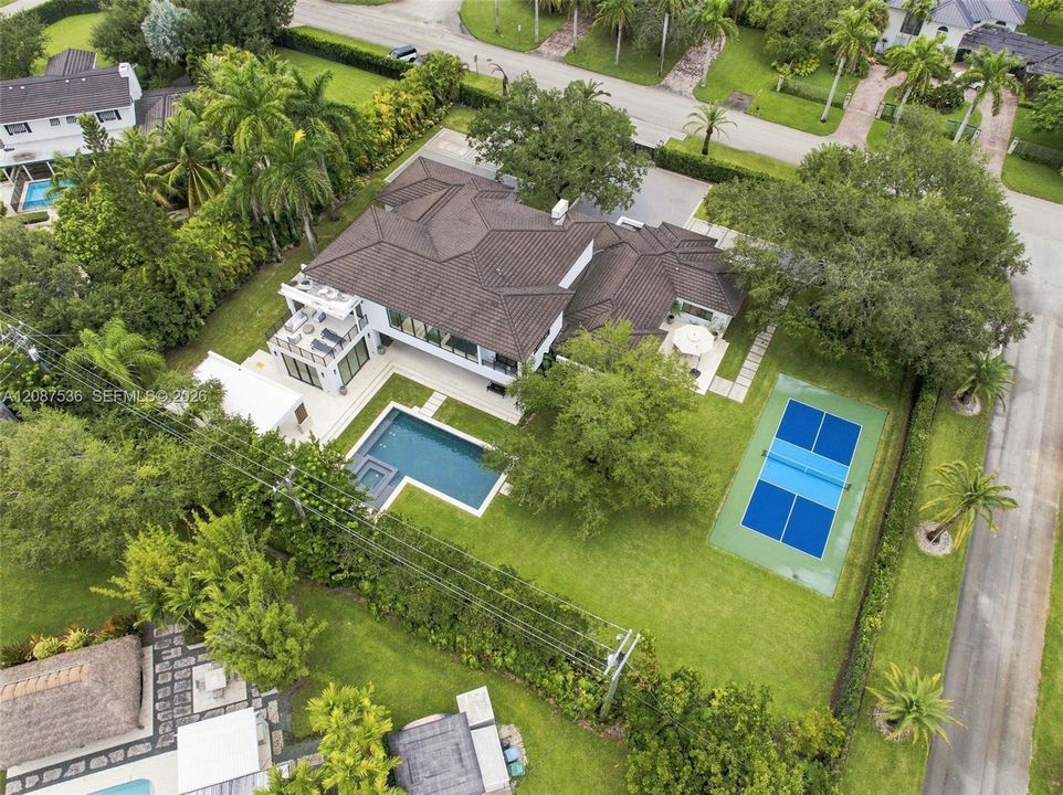 En Venta: $6,200,000 (5 camas, 6 baños, 5870 Pies cuadrados)
