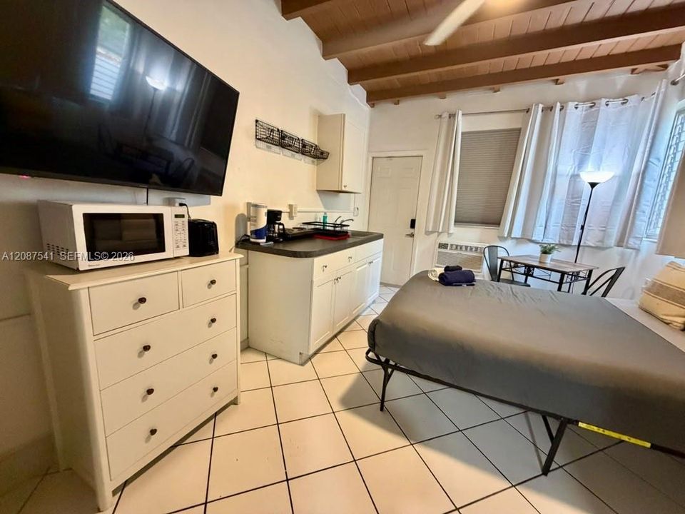 En Renta: $1,700 (0 camas, 1 baños, 400 Pies cuadrados)