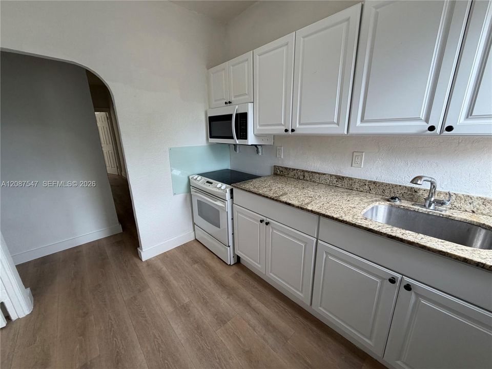 En Renta: $1,950 (3 camas, 1 baños, 4960 Pies cuadrados)