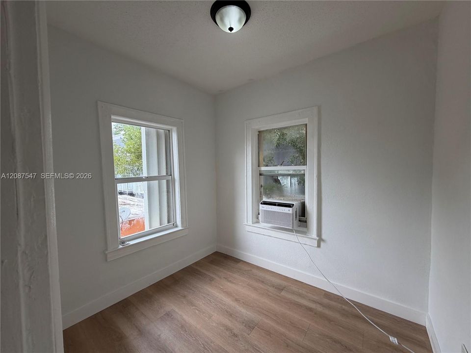 En Renta: $1,950 (3 camas, 1 baños, 4960 Pies cuadrados)