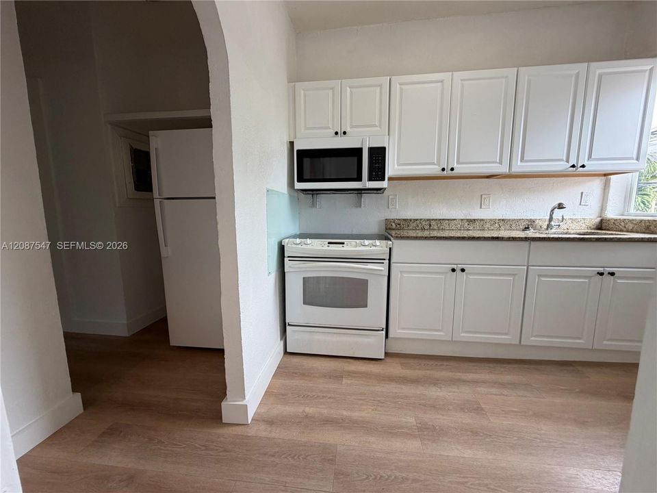 En Renta: $1,950 (3 camas, 1 baños, 4960 Pies cuadrados)