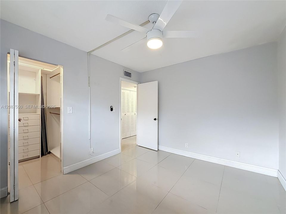 En Venta: $220,000 (2 camas, 2 baños, 840 Pies cuadrados)