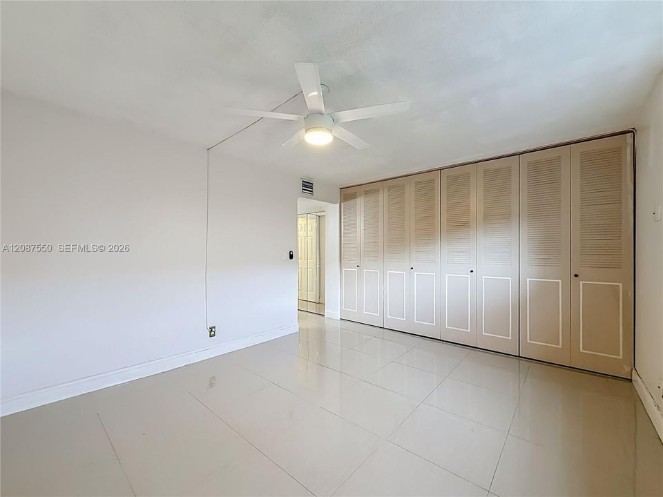 En Venta: $220,000 (2 camas, 2 baños, 840 Pies cuadrados)